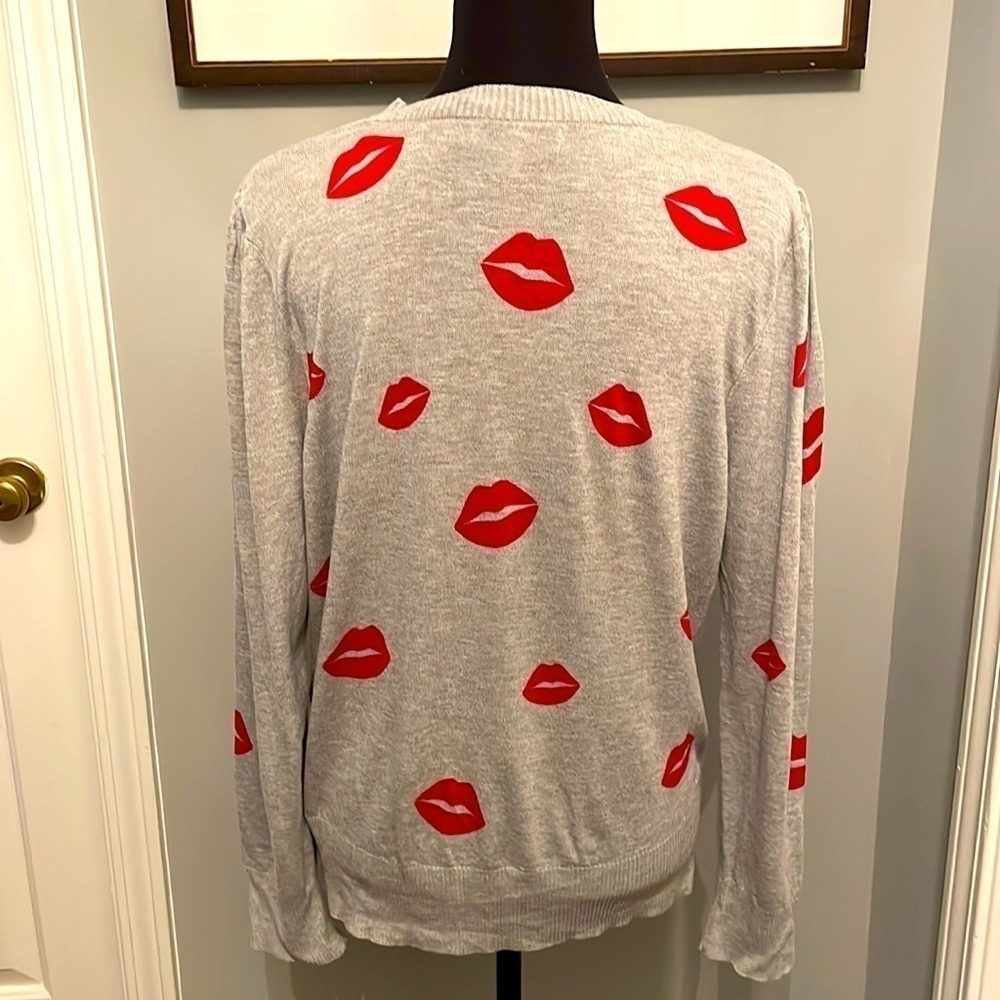 MARLED DOVE GREY SWEATER WITH RED LIPS SIZE XL - Picture 3 of 7